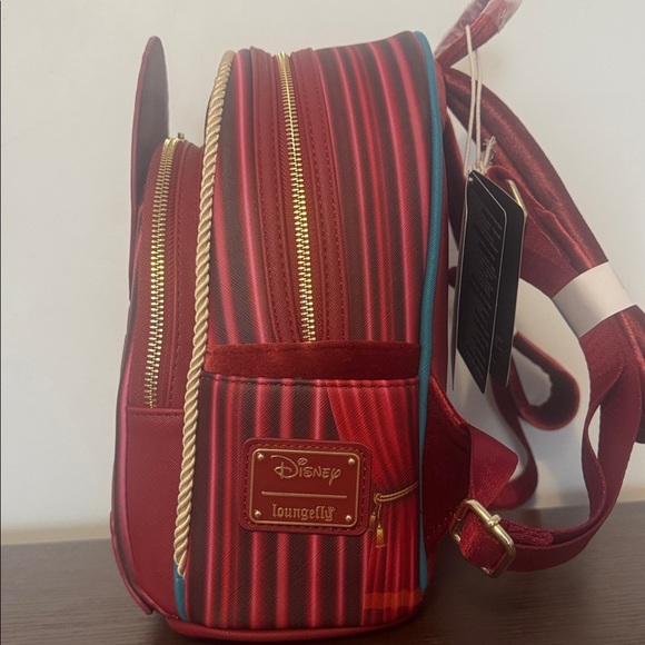 Loungefly Disney Snow White Evil Queen Throne backpack - Picture 4 of 7